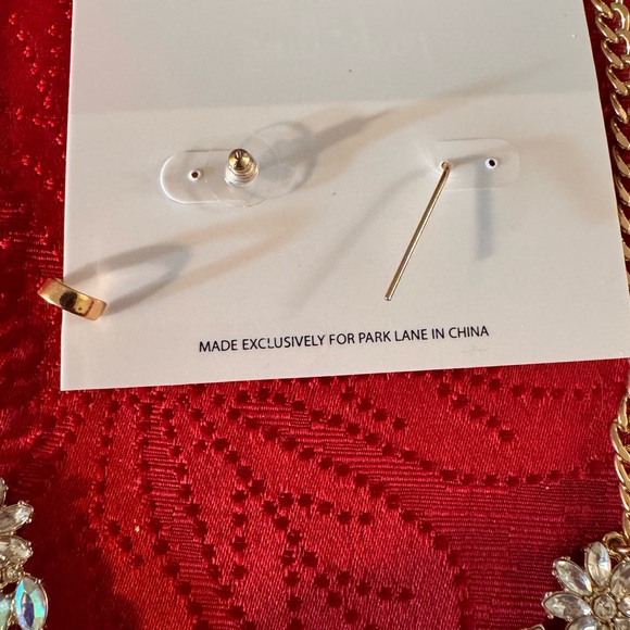 Park Lane Crystal Necklace Set - Picture 4 of 6